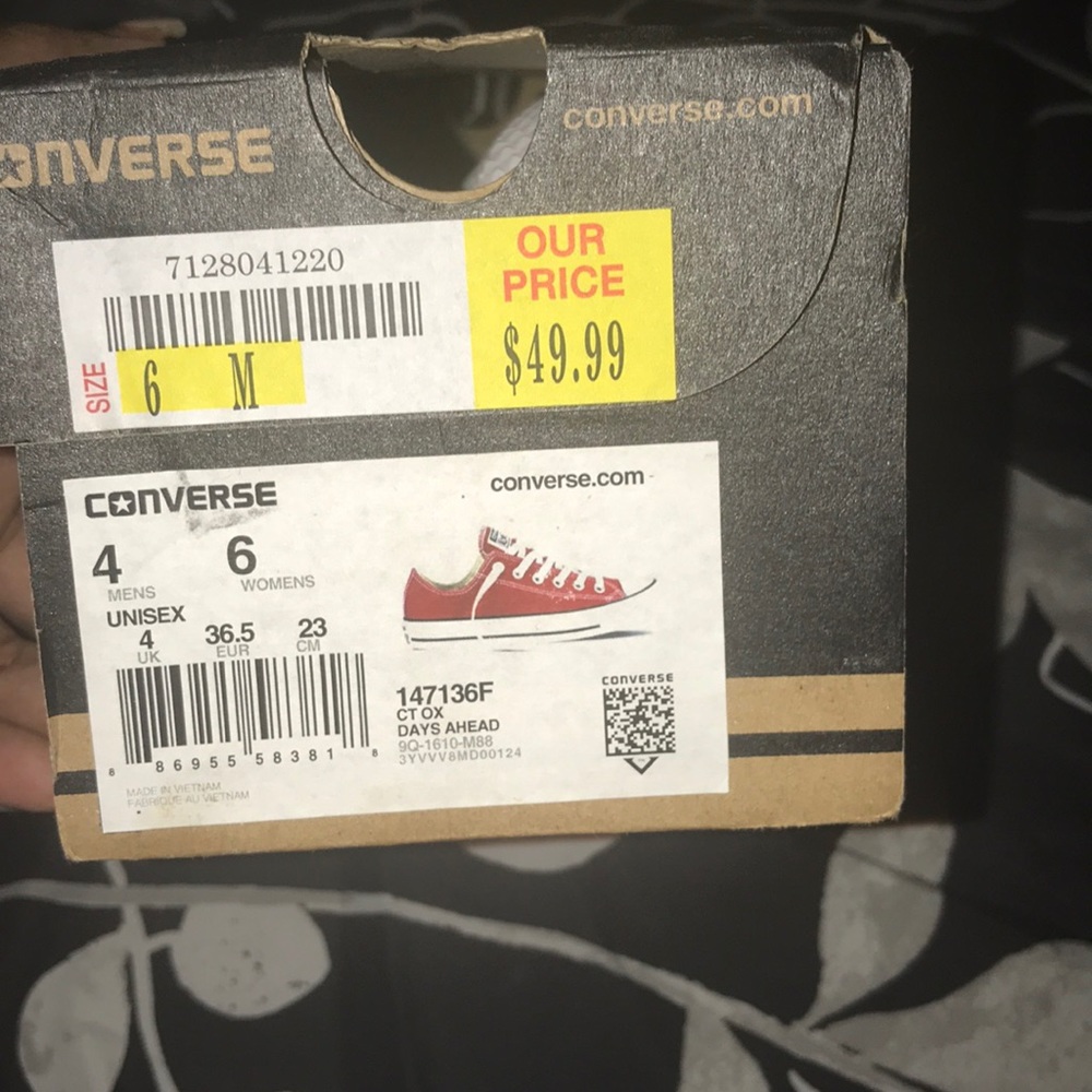 Converse - Picture 2 of 2
